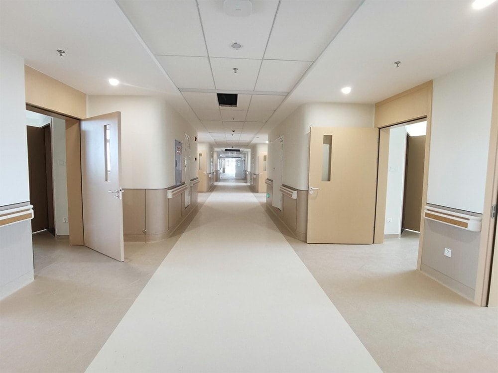 Hospital homogeneous flooring